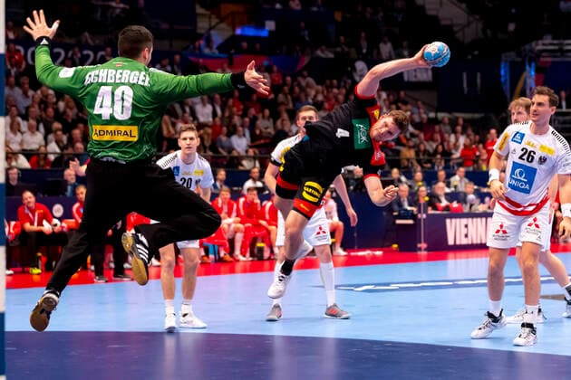 Johannes Golla No 4, Germany vs. Thomas Eichberger No 40, Austria Austria vs Germany, Handball, Main Round, EHF Euro 2020, 20 01 20 Vienna Vienna Austria Copyright: xAgentur54Gradx xFelixxKoenigx