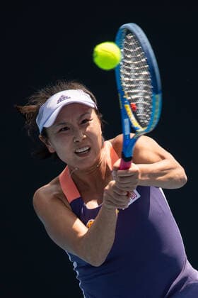(200121) -- MELBOURNE, Jan. 21, 2020 -- Peng Shuai of China hits a return to Hibino Nao of Japan during their women s singles first round match at the Australian Open tennis championship in Melbourne, Australia on Jan. 21, 2020. (Photo by Xinhua) (SP)AUSTRALIA-MELBOURNE-TENNIS-AUSTRALIAN OPEN-DAY 2 BaixXue 