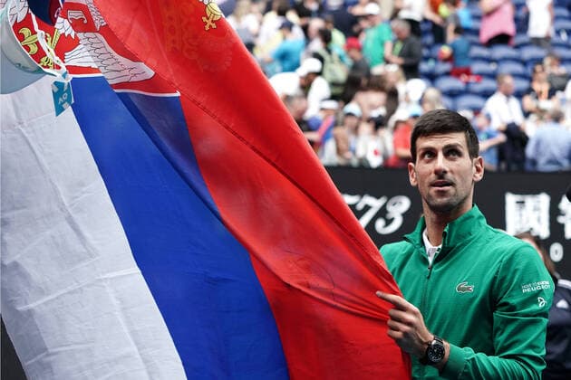 Sport Bilder des Tages AUSTRALIAN OPEN DAY 3, Novak Djokovic of Serbia signs autographs for spectators after winning his second round match against Tatsuma Ito of Japan on day three of the Australian Open tennis tournament at Rod Laver Arena in Melbourne, Wednesday, January 22, 2020. ( NO ARCHIVING, EDITORIAL USE ONLY, NO USE IN BOOKS WITHOUT CONSENT MELBOURNE VIC AUSTRALIA  Copyright: xDAVExHUNTx 20200122001443714629