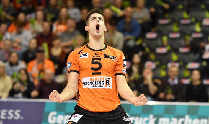 Moritz Reichert BR Volleys , cheers for a point BR Volleys Berlin Alpenvolleys Haching German Volleyball League, Season 2019 2020, Men, Men, Men, Men, Volleyball, Germany, playoffs Germany, Max Schmeling Halle Berlin, 23 1 2020