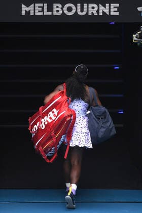 AUSTRALIAN OPEN DAY 5, Serena Williams of the USA leaves the court after losing her third round match against Qiang Wang of China on day five of the Australian Open tennis tournament at Rod Laver Arena in Melbourne, Friday, January 24, 2020. ( NO ARCHIVING, EDITORIAL USE ONLY, NO USE IN BOOKS WITHOUT CONSENT MELBOURNE VIC AUSTRALIA  Copyright: xLUKASxCOCHx 20200124001444114376