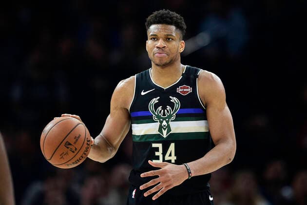 Giannis Antetokounmpo (Milwaukee Bucks) BASKETBALL : Hornets vs Bucks - NBA, Basketball Herren, USA Paris Game 2020 - 24 01 2020 JBAutissier Panoramic 