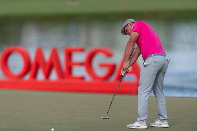 Bryson Dechambeau of the USA putts at the 18th green in round 3 during the PGA, Golf Herren European Tour Dubai Desert Classic at Emirates Golf Club, Dubai, UAE on 25 January 2020. Copyright: xGrantxWinterx 26070234