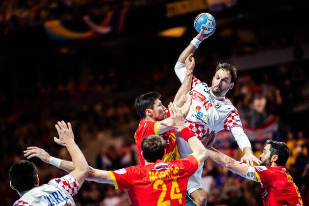 200126 Igor Karacic of Croatia and Alex Dujshebaev Dovichebaeva of Spain during the EHF European Handball Championship final between Spain and Croatia on January 26, 2020 in Stockholm,  Copyright: JOHANNAxLUNDBERG BB200126JL011