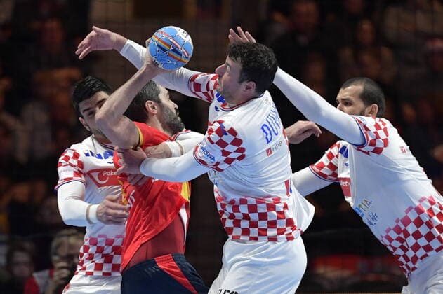Spain s Raul Entrerrios Rodriguez tries to break Croatia s defence during the Men s European Handball Championship final match between Spain and Croatia in Stockholm, Sweden, on Jan 26, 2020 Stockholm Sverige HANDBALL x10040x,  Copyright: xAndersxWiklund TTx EHF HANDBALL FINAL ESP-CRO