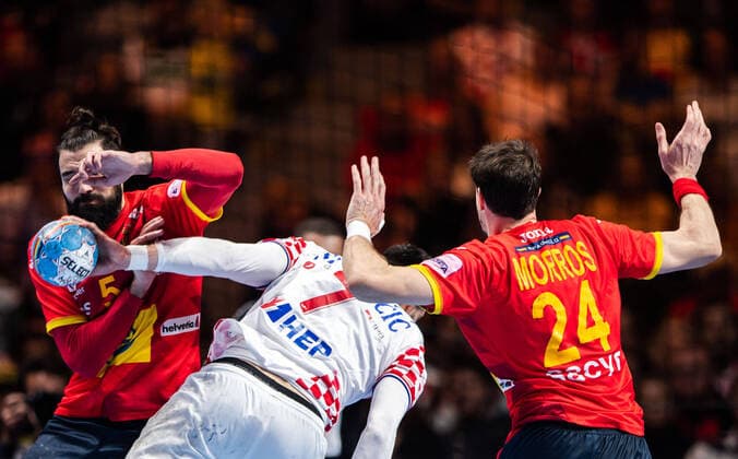 200126 Jorge Maqueda Peno and Viran Morros de Argila of Spain against Luka Stepanic of Croatia during the EHF European Handball Championship final between Spain and Croatia on January 26, 2020 in Stockholm,  Copyright: JESPERxZERMAN BB200126JZ020