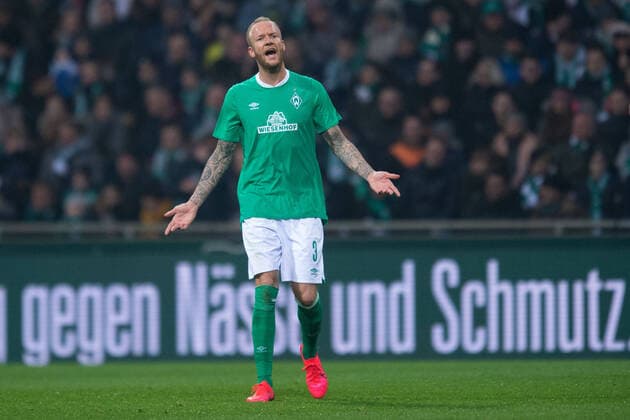 Bremen, Deutschland 26.01.2020: 1. Bundesliga - 2019 2020 - SV Werder Bremen vs. TSG 1899 Hoffenheim Kevin Vogt (Bremen) DFL regulations prohibit any use of photographs as image sequences and or quasi-video. Bremen Bremen Deutschland Weserstadion *** Bremen, Germany 26 01 2020 1 Bundesliga 2019 2020 SV Werder Bremen vs TSG 1899 Hoffenheim Kevin Vogt Bremen DFL regulations prohibit any use of photographs as image sequences and or quasi video Bremen Bremen Bremen Germany Weserstadion