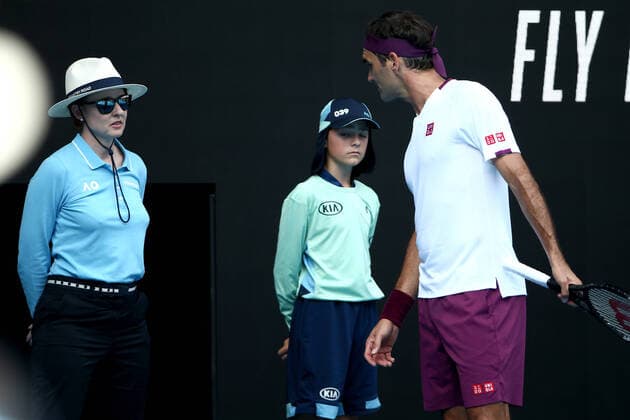 AUSTRALIAN OPEN DAY 9, Roger Federer of Switzerland speaks to a line umpire during his fifth round match against Tennys Sandgren of the USA on day nine of the Australian Open tennis tournament at Rod Laver Arena in Melbourne, Tuesday, January 28, 2020. ( NO ARCHIVING, EDITORIAL USE ONLY, NO USE IN BOOKS WITHOUT CONSENT MELBOURNE VIC AUSTRALIA  Copyright: xROBxPREZIOSOx 20200128001445153850