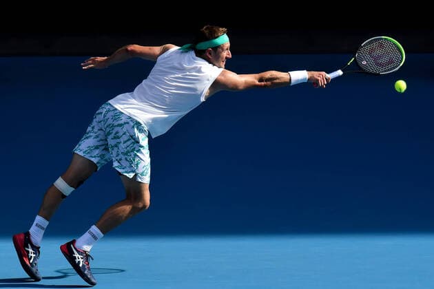 January 28, 2020: TENNYS SANDGREN (USA) in action against 3rd seed ROGER FEDERER (SUI) on Rod Laver Arena in a Men s Singles Quarterfinals match on day 9 of the Australian Open 2020 in Melbourne, Australia. Cal Media. Federer won 63 26 26 76 63 Tennis 2020: Australian Open Day 9 - ZUMAc04_ 20200128_zaf_c04_065 Copyright: xSydneyxLowx