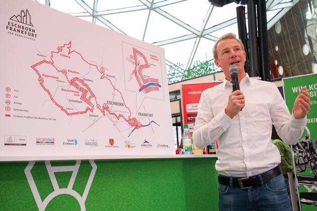 29 01 2020 Frankfurt Main Kick-off press conference Cycling classics Cycling race Eschborn Frankfurt and Skoda Velotour on 1 May 2020 from left, Fabian Wegmann, consultant for sport, race track and safety at the Elite Race Presents the track Photo Joaquim Ferreira Copyright: