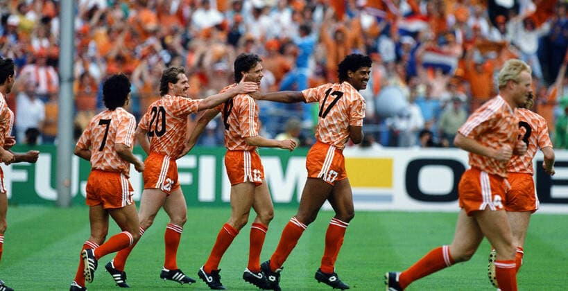 UDSSR Netherlands Germany, Munich, 215 06 1988, football, UEFA Euro 1988 in Germany, final, UDSSR Netherlands 0 2 mi Marco van Basten Netherlands Cheers Goal 0 2 van Basten