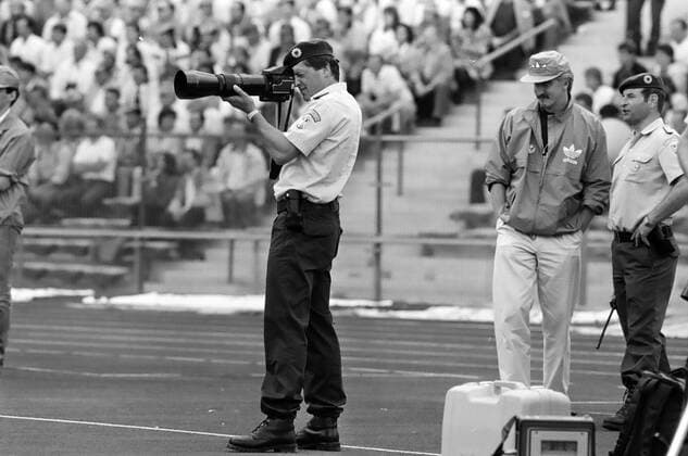 UDSSR Netherlands Germany, Munich, 215 06 1988, Football, UEFA Euro 1988 in Germany, Final, UDSSR Netherlands 0 2 Police officer with photo camera