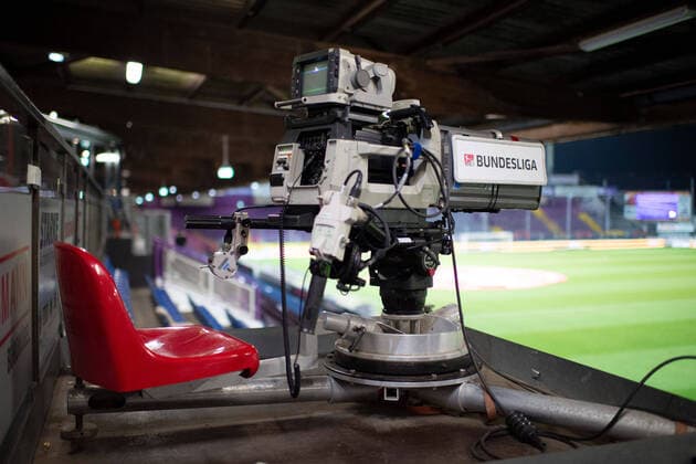 Osnabrück, Germany 29 01 2020 2 Bundesliga 2019 2020 VfL Osnabrück vs SV Sandhausen Symbol Television in the Bundesliga, Sky DFL regulations prohibit any use of photographs as image sequences and or quasi video Osnabrück Niedersachsen Germany Stadium at Bremer Brücke