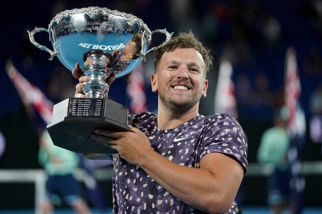 AUSTRALIAN OPEN DAY 13, Dylan Alcott of Australia holds the trophy aloft after winning the men s Quad Wheelchair singles final against Andy Lapthorne of Great Britain on day 13 of the Australian Open tennis tournament at Rod Laver Arena in Melbourne, Saturday, February 1, 2020. ( NO ARCHIVING, EDITORIAL USE ONLY, NO USE IN BOOKS WITHOUT CONSENT MELBOURNE VIC AUSTRALIA  Copyright: xMICHAELxDODGEx 20200201001446064499