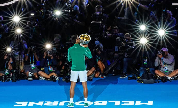 Sport Bilder des Tages AUSTRALIAN OPEN DAY 14, Novak Djokovic of Serbia poses for photographers with the Norman Brookes Challenge Cup after winning the men s singles final on day 14 of the Australian Open tennis tournament at Rod Laver Arena in Melbourne, Sunday, February 2, 2020. ( NO ARCHIVING, EDITORIAL USE ONLY, NO USE IN BOOKS WITHOUT CONSENT MELBOURNE VIC AUSTRALIA  Copyright: xSCOTTxBARBOURx 20200203001446291802