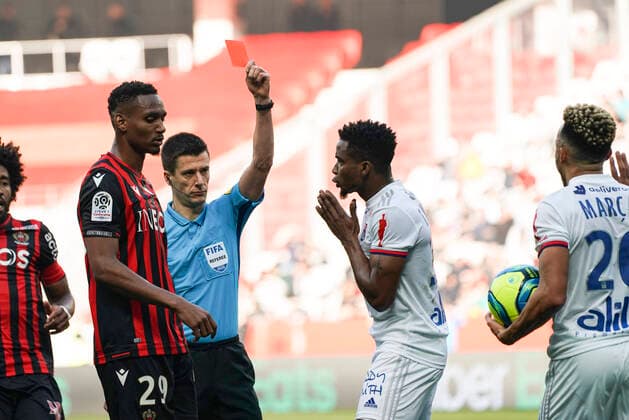 Carton rouge - Benoit Bastien (arbitre) - Toko Ekambi (Lyon) - Fernando Marcal (Lyon) FOOTBALL : OGC Nice vs Lyon - Ligue 1 Conforama - Nice - 02 02 2020 NorbertScanella PanoramiC 