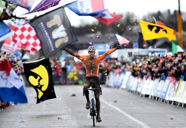2020 Bilder des Jahres, Sport 02 Februar Sport Themen der Woche KW05 Sport Bilder des Tages VAN DER POEL Mathieu (NED) wins CYCLO CROSS : Championnats du monde - Dubendorf - 02 02 2020 PhotoNews Panoramic 