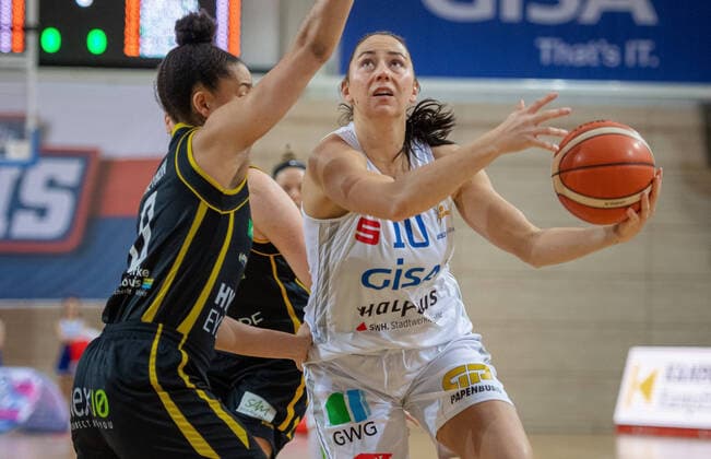 Barbora Kasparkova 10, GISA Lions SV Halle vs CHERISE BEYNON Saarlouis GISA Lions SV Halle vs inexio Royals Saarlouis Basketball 1 Bundesliga ERDGAS Sportarena Halle Saale 02 02 2020 Photo Holger John Sachsen Anhalt Germany