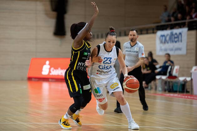 Snezana Aleksic 23, GISA Lions SV Halle vs Seraphina Asuamah Kofoh Saarlouis GISA Lions SV Halle vs inexio Royals Saarlouis Basketball 1 Bundesliga ERDGAS Sportarena Halle Saale 02 02 2020 Photo Holger John Sachsen Anhalt Germany