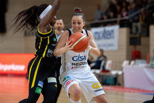 Snezana Aleksic 23, GISA Lions SV Halle vs Seraphina Asuamah Kofoh Saarlouis GISA Lions SV Halle vs inexio Royals Saarlouis Basketball 1 Bundesliga ERDGAS Sportarena Halle Saale 02 02 2020 Photo Holger John Sachsen Anhalt Germany