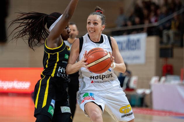 Snezana Aleksic 23, GISA Lions SV Halle vs Seraphina Asuamah Kofoh Saarlouis GISA Lions SV Halle vs inexio Royals Saarlouis Basketball 1 Bundesliga ERDGAS Sportarena Halle Saale 02 02 2020 Photo Holger John Sachsen Anhalt Germany