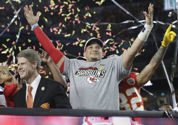 Sport Themen der Woche KW05 Kansas City Chiefs quarterback and Super Bowl LIV MVP Patrick Mahomes celebrates defeating the San Francisco 49ers at the Hard Rock Stadium in Miami Gardens on Sunday, February 2, 2020. Kansas City defeats San Francisco 31-20 to win Super Bowl LIV.  SBP20200202353 JOHNxANGELILLO