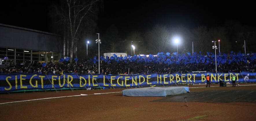 05 02 2020, xklex, Fussball DFB Pokal 1 8 Finale, 1 FC Saarbruecken Karlsruher SC emspor, v l The fans of 1 FC Saarbrücken with a choreography DFL DFB REGULATIONS PROHIBIT ANY USE OF PHOTOGRAPHS as IMAGE SEQUENCES and or QUASI VIDEO Voelklingen