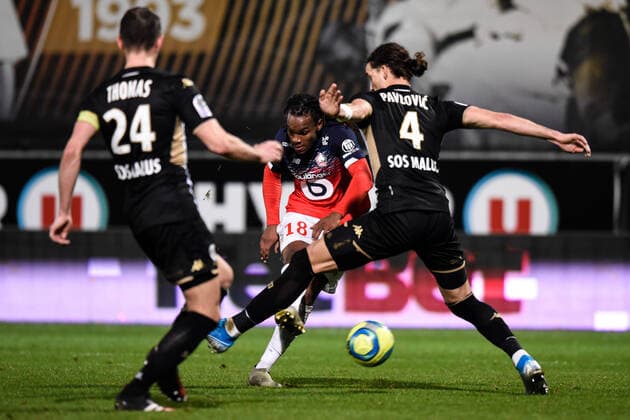 But de Renato Sanches ( 18 - LOSC ) - PAVLOVIC Mateo (4 - Angers ) - FOOTBALL : SCO Angers vs Lille OSC - Ligue 1 - Angers - 07 02 2020 FedericoPestellini Panoramic 