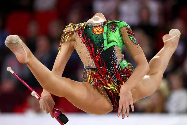 2020 Bilder des Jahres, Sport 02 Februar Sport Bilder des Tages MOSCOW, RUSSIA - FEBRUARY 8, 2020: Athlete Daria Sergayeva performs at Alina Kabaeva Gazprom Cup of Female Champions as part of the 2020 Moscow Grand Prix of Rhythmic gymnastics, Rhythmische Sportgymnastik, RSG at Viner-Usmanova Palace of Gymnastics. Stanislav Krasilnikov TASS  TS0CD8E9