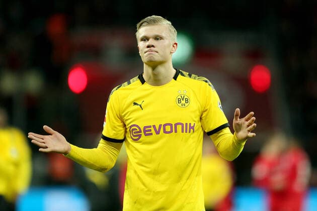 18 12 2019, Football, Season 2019 2020, Bundesliga, 21 Matchday Bayer 04 Leverkusen Borussia Dortmund Erling Haaland Borussia Dortmund thanks the fans for their support and apologizes for the defeat DFL REGULATIONS PROHIBIT ANY USE OF PHOTOGRAPHS AS IMAGE SEQUENCES AND OR QUASI VIDEO Leverkusen BayArena NRW Germany xRHR FOTO DEx