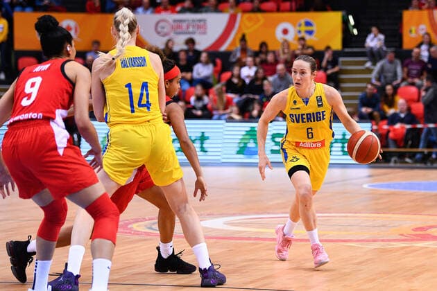 200208 Frida Eldebrink of Sweden during the FIBA womens Olympic qualifying basketball match between Sweden and Canada on February 8, 2020 in Ostend, Belgium Photo Robin Van Gansen Bildbyran bbeng basketball basketball women women euro olympic qualifier qualification os qual qual sweden canada,  Copyright: RobinxVanxGansen BB200208ZH018