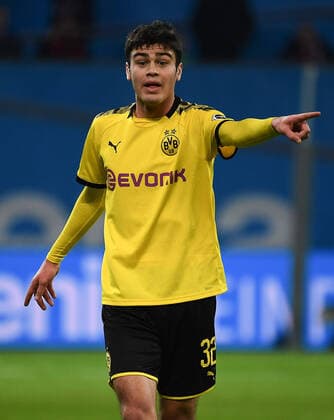 08 02 2020, xjhx, Fussball 1 Bundesliga, Bayer 04 Leverkusen Borussia Dortmund emspor, v l Giovanni Reyna Borussia Dortmund gives instructions, gesticulating, gesticulating with the arms gives instructions, gesticulate DFL DFB REGULATIONS PROHIBIT ANY USE OF PHOTOGRAPHS as IMAGE SEQUENCES and or QUASI VIDEO Leverkusen