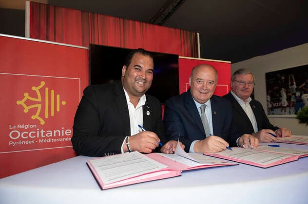 Signature der la convention entre la FFT et la Region Occitanie Kamel Chibli - Vice President de la Region Occitanie - en charge de l education , de la jeunesse et du Pierre Douymayrou - President de la ligue Occitanie Bernard Giudicelli - President de la FFT TENNIS : Open Sud de France 2020 - Finale Double - Montpellier - 09 02 2020 JBAutissier Panoramic 