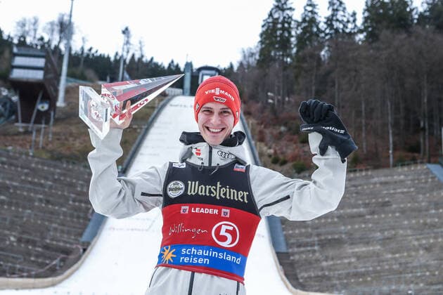 09 02 2020, Muehlenkopfschanze, Willingen, GER, FIS World Cup Skijumping, Willingen, men, award ceremony, in the picture Stephan Leyhe GER after the winner ceremony for the men s FIS Skijumping World Cup at the Muehlenkopfschanze in Willingen, Germany on 2020 02 09 Willingen  EP_tad
