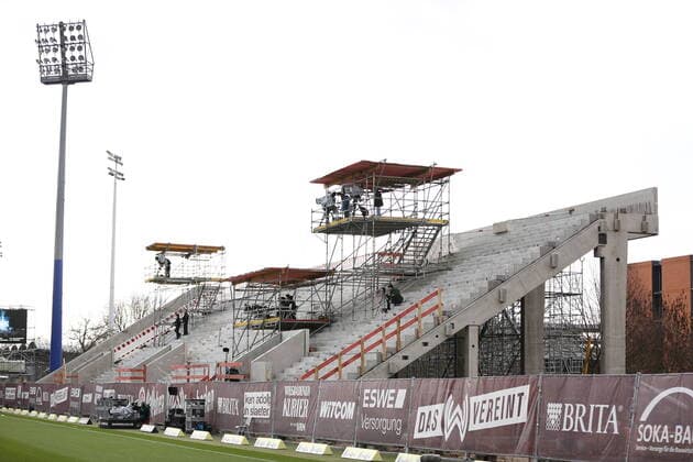 09 02 2020, xcex, GER, Wiesbaden, BRITA Arena, Football, 2 Bundesliga, Season 2019 2020 SV Wehen Wiesbaden SVWW VfL Bochum VfL Construction site back straight in the BRITA Arena, symbol image DFL regulations prohibit any use of photographs as image sequences and or quasi video