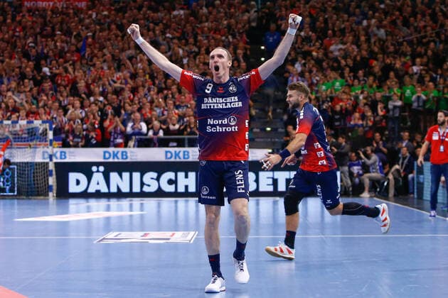 02 02 2020, xtgx, Handball Liqui Moly HBL, SG Flensburg Handewitt SC Magdeburg emspor, v l Holger Glandorf Flensburg, 9 cheers, cheers for the goal, celebrate the goal, celebration Flensburg