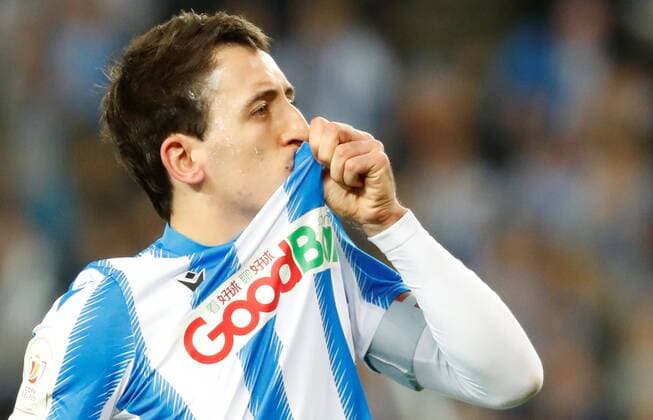 Real Sociedad s winger Mikel Oyarzabal celebrates after scoring the 1-0 during the King s Cup semifinals first leg match between Real Sociedad and CD Mirandes at Reale Arena stadium in San Sebastian, Basque Country, Spain, 13 February 2020. Real Sociedad - CD Mirandes !ACHTUNG: NUR REDAKTIONELLE NUTZUNG!  Copyright: xJuanxHerrerox GRAF9779 20200213-637172284399863779