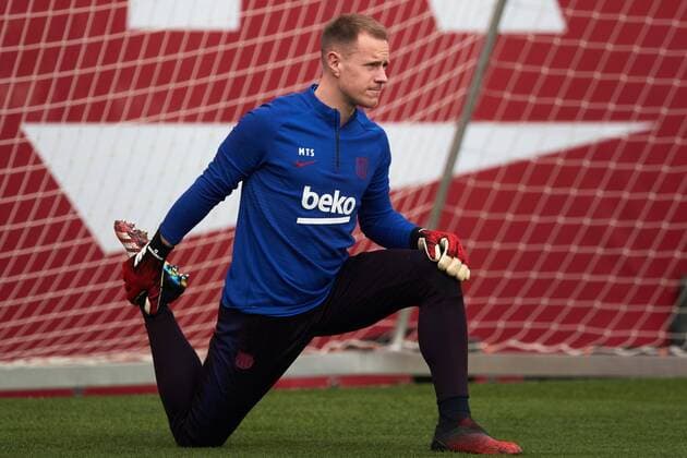 Sport Bilder des Tages FC Barcelona, Barca s German goalkeeper Marc-André ter Stegen in action during a training session at the Joan Gamper sports complex in Barcelona, Catalonia, northeastern Spain, 14 February 2020. FC Barcelona will be facing Getafe CF, 15 February 2020, in a Spanish LaLiga match at the Camp Nou stadium in Barcelona. FC Barcelona s training session !ACHTUNG: NUR REDAKTIONELLE NUTZUNG!  Copyright: xAlejandroxGarciax GRAFCAT1419 20200214-637172855866856231