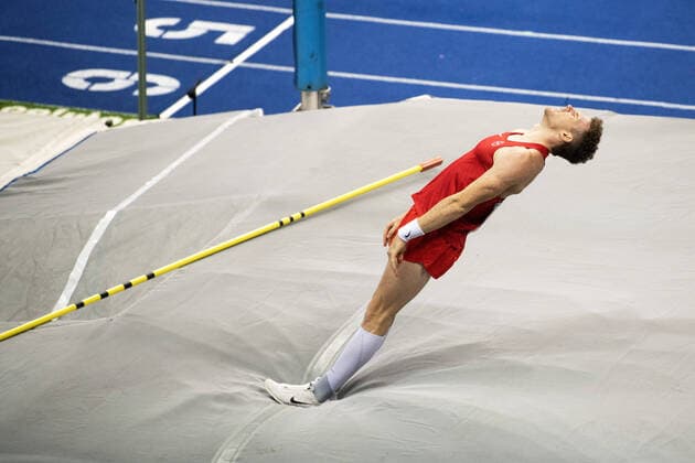 2020 Bilder des Jahres, Sport 02 Februar Sport Bilder des Tages ISTAF Indoor 2020 am 14.2.2020 in der Mercedes Benz Arena Berlin Stabhochspringer Torben Blech (Deutschland) reagiert mit einem Umfallen nach einem ungültigen Versuch Mercedes Benz Arena *** ISTAF Indoor 2020 on 14 2 2020 in the Mercedes Benz Arena Berlin pole vaulter Torben Blech Germany reacts with a fall after an invalid attempt Mercedes Benz Arena