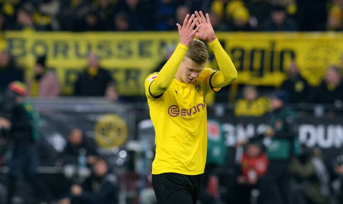 Football, Bundesliga, Germany, Men, Season 2019 2020, 22 Matchday, Signal Iduna Park Dortmund Bor Dortmund, BVB yellow Eintracht Frankfurt white 4 0 Erling Haaland BVB thanks the fans DFB DFL REGULATIONS PROHIBIT ANY USE OF PHOTOGRAPHS AS IMAGE SEQUENCES AND OR QUASI VIDEO