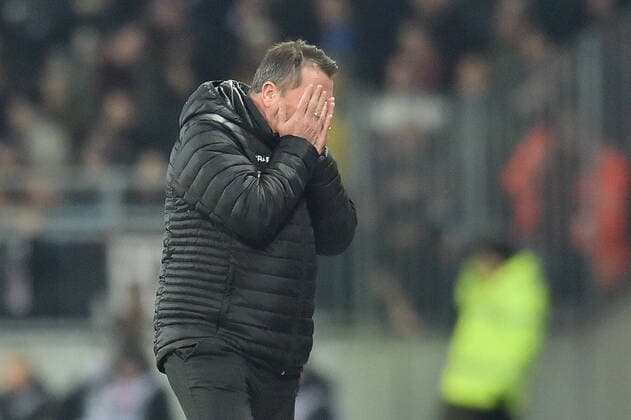 Football 2 Bundesliga 22 Matchday FC St Pauli Dynamo Dresden on 14 02 2020 at the Millerntor Stadium in Hamburg Coach Markus Kauczinski Dresden dissatisfied, disappointed, disappointed, depressed MT