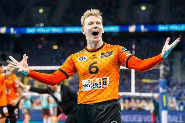 Sergey Grankin Berlin Recycling Volleys cheers, Powervolley Dueren vs Berlin Recycling Volleys, Volleyball, DVV Cup Final for Men, 16 02 2020 Powervolley Dueren vs Berlin Recycling Volleys, Volleyball, DVV Cup Final for Men, 16 02 2020 Copyright: xNeisx Eibner-Pressefotox EP_ans