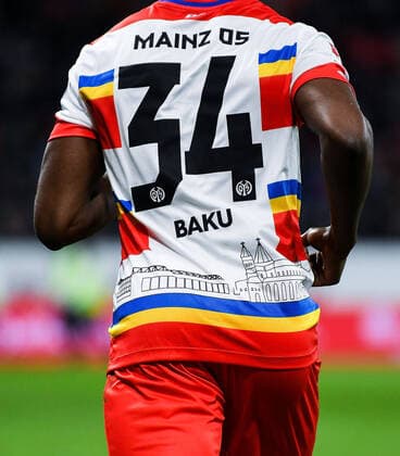 2020 Bilder des Jahres, Sport 02 Februar Sport Bilder des Tages 16.02.2020, xpsx, Fussball 1.Bundesliga, 1.FSV Mainz 05 - FC Schalke 04 v.l. Karneval Faschings trikot Sondertrikot Karnevaltrikot (DFL DFB REGULATIONS PROHIBIT ANY USE OF PHOTOGRAPHS as IMAGE SEQUENCES and or QUASI-VIDEO) Foto Jan Huebner Scheiber Mainz *** 16 02 2020, xpsx, Fussball 1 Bundesliga, 1 FSV Mainz 05 FC Schalke 04 v l Karneval Fasching Shirt Special Shirt Carnival Shirt DFL DFB REGULATIONS PROHIBIT ANY USE OF PHOTOGRAPHS as IMAGE SEQUENCES and or QUASI VIDEO Photo Jan Huebner Scheiber Mainz