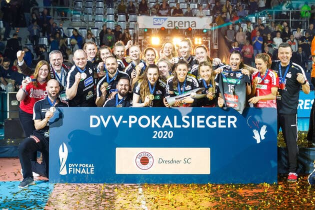 Winners picture of the Dresden Women, Dresdener SC vs Allianz MTV Stuttgart, Volleyball, DVV Cup Final Women, 16 02 2020 Dresdener SC vs Allianz MTV Stuttgart, Volleyball, DVV Cup Final Women, 16 02 2020 Copyright: xNeisx Eibner-Pressefotox EP_ans