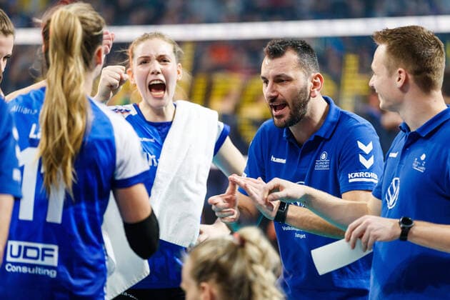 Giannis Athanasopoulos coach Allianz MTV Stuttgart dissatisfied, Dresdener SC vs Allianz MTV Stuttgart, Volleyball, DVV Womens Cup Final, 16 02 2020 Dresdener SC vs Allianz MTV Stuttgart, Volleyball, DVV Womens Cup Final, 16 02 2020 Copyright: xNeisx Eibner-Pressefotox EP_ans