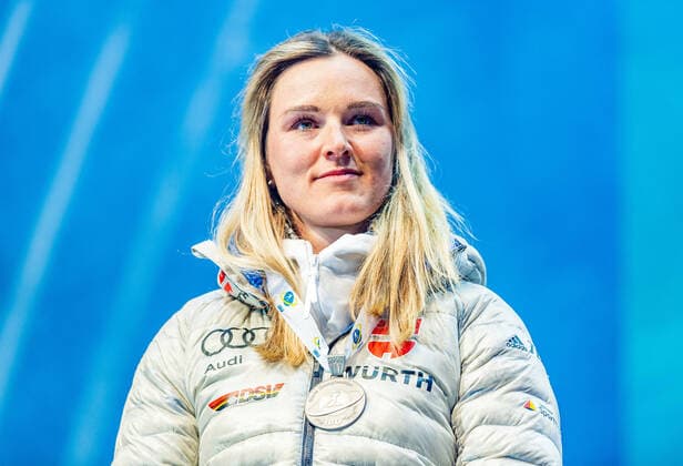 16 02 2020, Suedtirol Arena, Antholz, ITA, IBU World Championships Biathlon, women, 10 km Pursuit of IBU Biathlon World Championships 2020 at the Suedtirol Arena in Antholz, Italy on 2020 02 16 Antholz, in the picture silver medalist Denise Herrmann GER Silver medalist Denise Herrmann of Germany during the winner Ceremony for the women s 10 km Pursuit of IBU Biathlon World Championships 2020 at the Suedtirol Arena in Antholz, Italy on 2020 02 16 Antholz  EP_ade