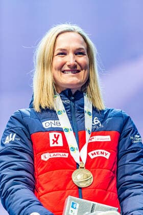 16 02 2020, Suedtirol Arena, Antholz, ITA, IBU World Championships Biathlon, women, 10 km Pursuit of IBU Biathlon World Championships 2020 at the Suedtirol Arena in Antholz, Italy on 2020 02 16 Antholz, in the picture bronze medalist Marte Olsbu Roeiseland NOR bronze medalist Marte Olsbu Roeiseland of Norway during the winner Ceremony for the women s 10 km Pursuit of IBU Biathlon World Championships 2020 at the Suedtirol Arena in Antholz, Italy on 2020 02 16 Antholz  EP_ade