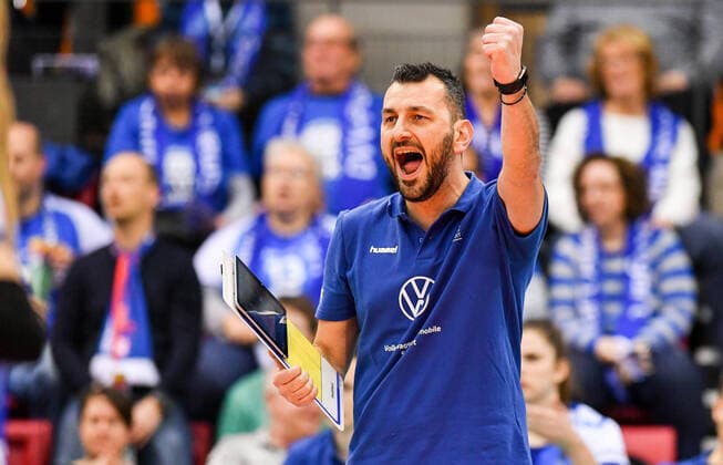 CEV CL Allianz MTV Stuttgart GER vs Khimik Jushne 18 02 2020 Volleyball, Champions League, Women, Season 2019 20, Allianz MTV Stuttgart GER, in blue vs Khimik Jushne UKR, in white , Coach Giannis Athanasopoulos Copyright: xBEAUTIFULxSPORTS TomxBlochx