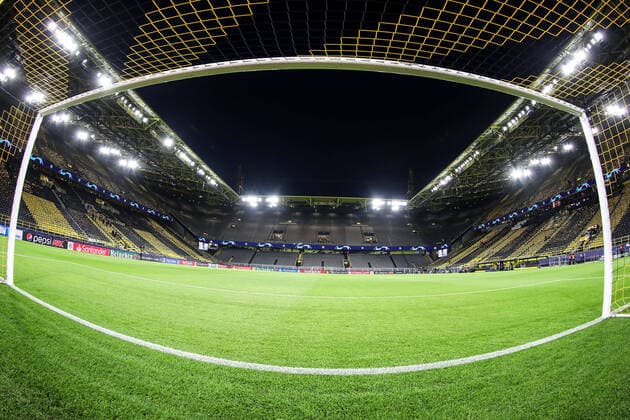 xjjx 18 02 2020 Football UEFA Champions League Round of 16 Borussia Dortmund Paris Saint Germain v l , Interior view Signal Iduna Park, Stadium, Goal DFL DFB REGULATIONS PROHIBIT ANY USE OF PHOTOGRAPHS as IMAGE SEQUENCES and or QUASI VIDEO Copyright: JoaquimxFerreira