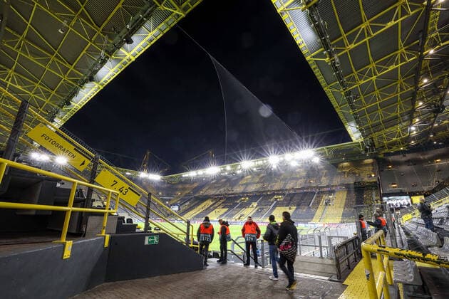 xjjx 18 02 2020 Football UEFA Champions League Round of 16 Borussia Dortmund Paris Saint Germain v l , DFL DFB REGULATIONS PROHIBIT ANY USE OF PHOTOGRAPHS as IMAGE SEQUENCES and or QUASI VIDEO Copyright: JoaquimxFerreira